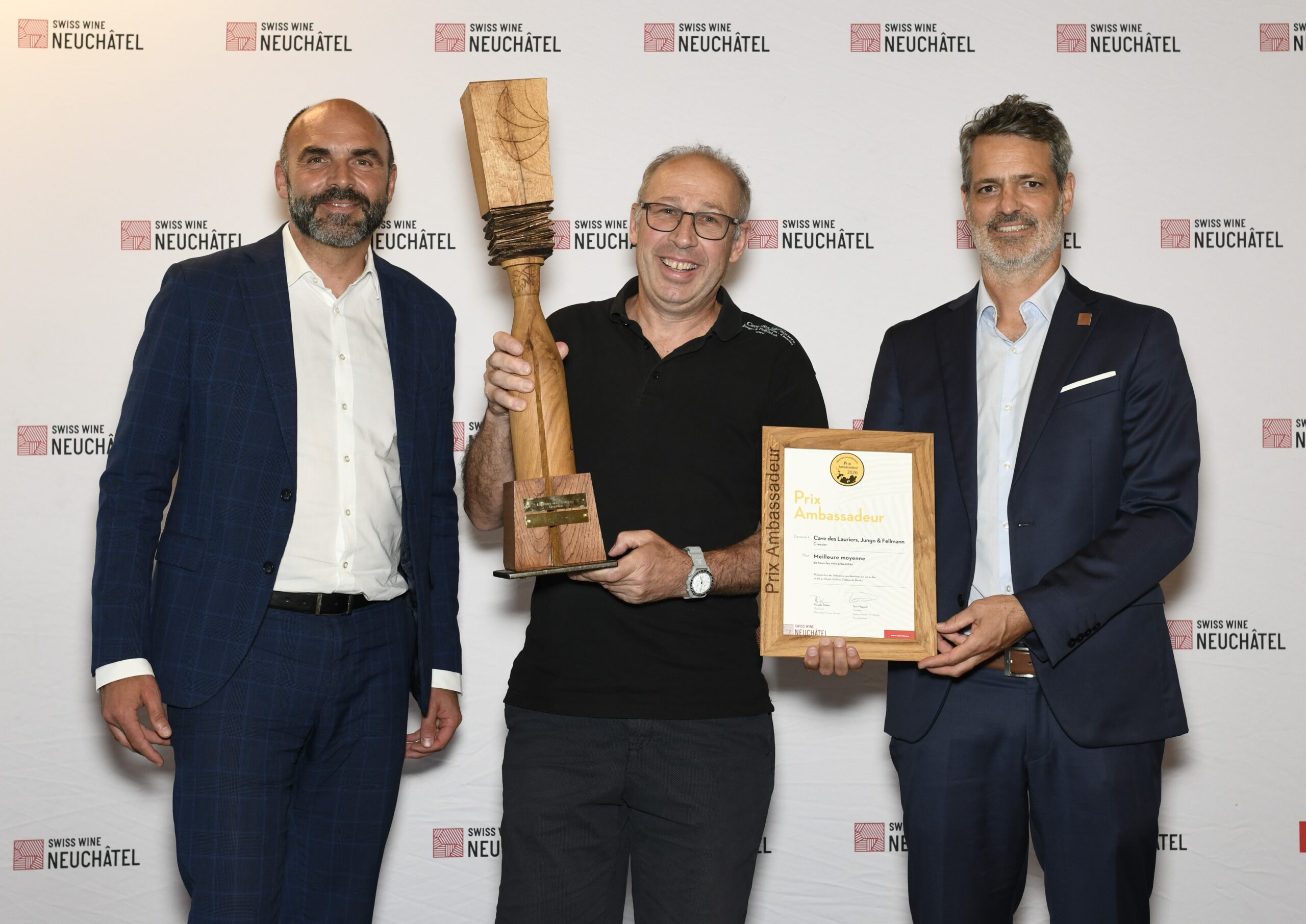 Sélection des Vins Vaudois, photos des lauréats devant le backdrop